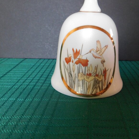 Chokin 5 inch Hummingbird rust yellow floral bell near mint condition - Picture 2 of 6